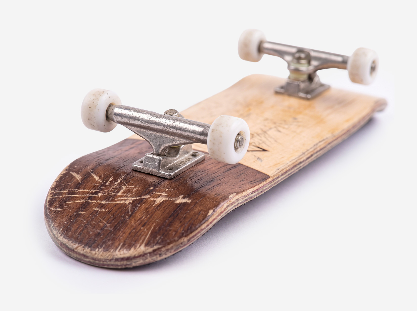 Vrstvy dřevěné fingerboard desky DESTRAM